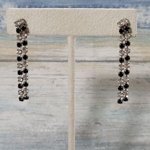 Rhinestones Earrings.